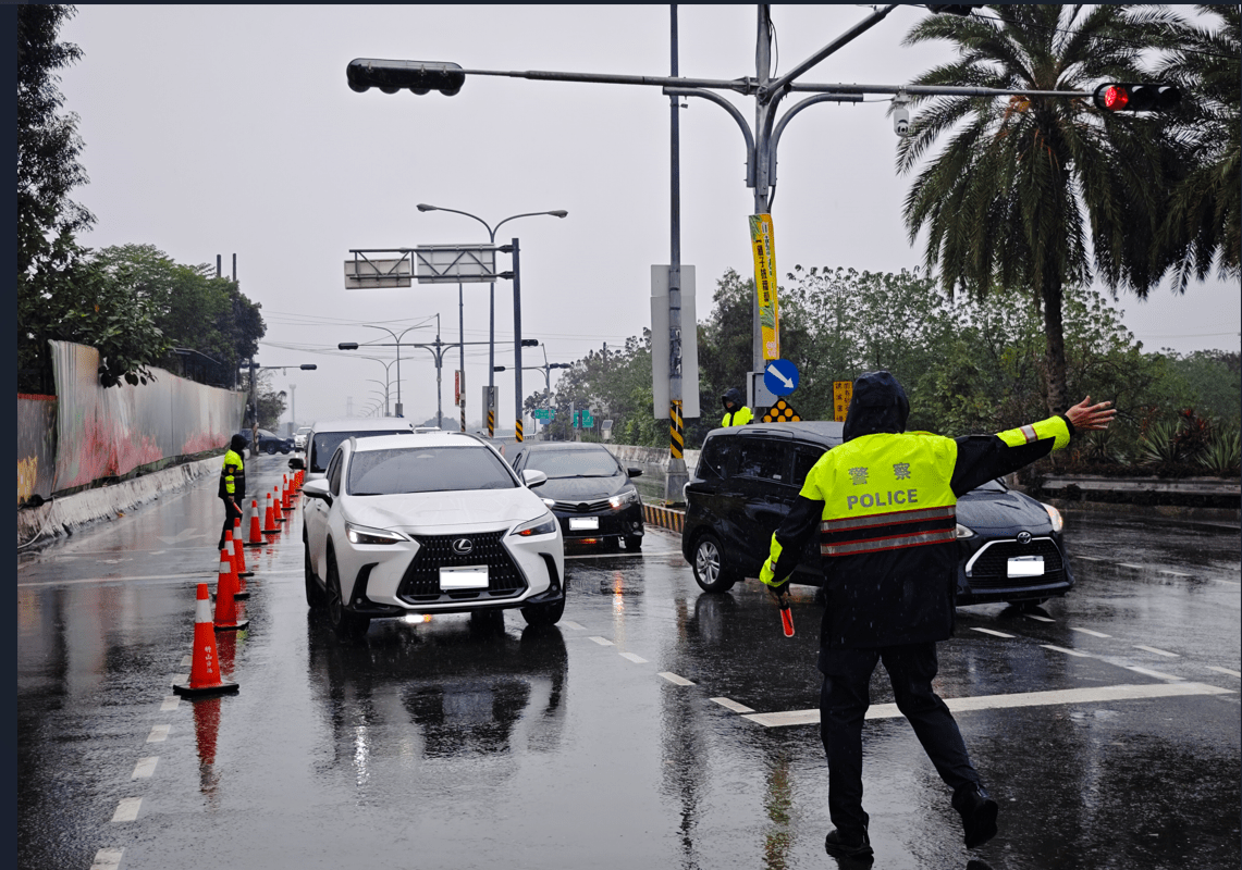 清明連假湧車潮 警署鼓勵改走替代道路、搭大眾運輸 S 44016364