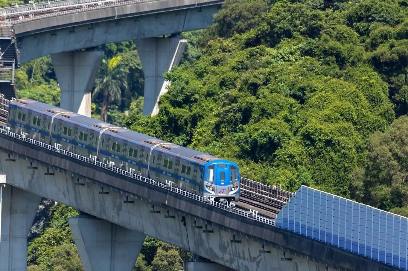 桃園機捷傳號誌通訊設備異常 列車班次延誤 桃園機捷傳號誌通訊設備異常 列車班次延誤