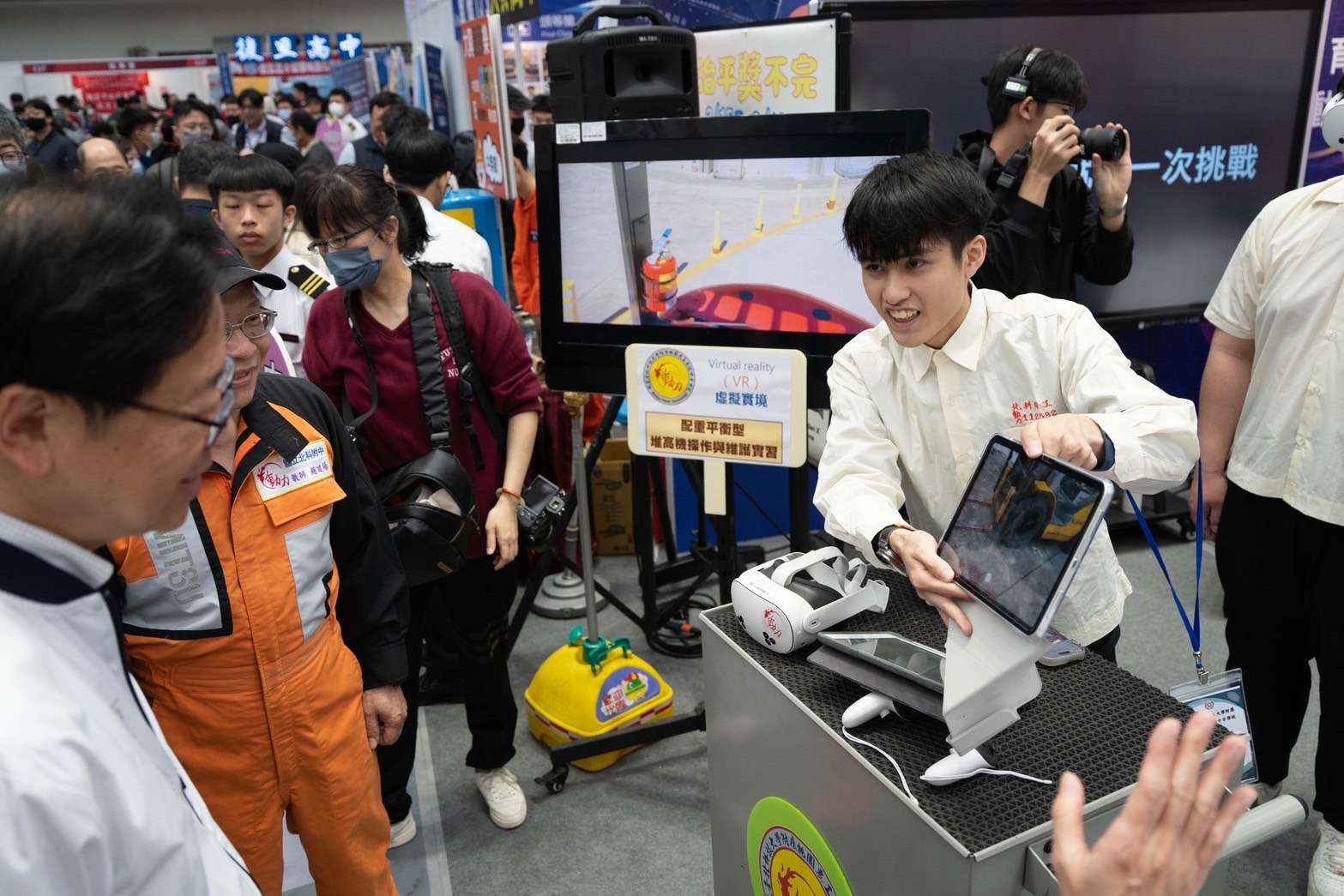桃市高中職博覽會開幕 展現多元學科選擇近2萬人次參與 S 84410522 0
