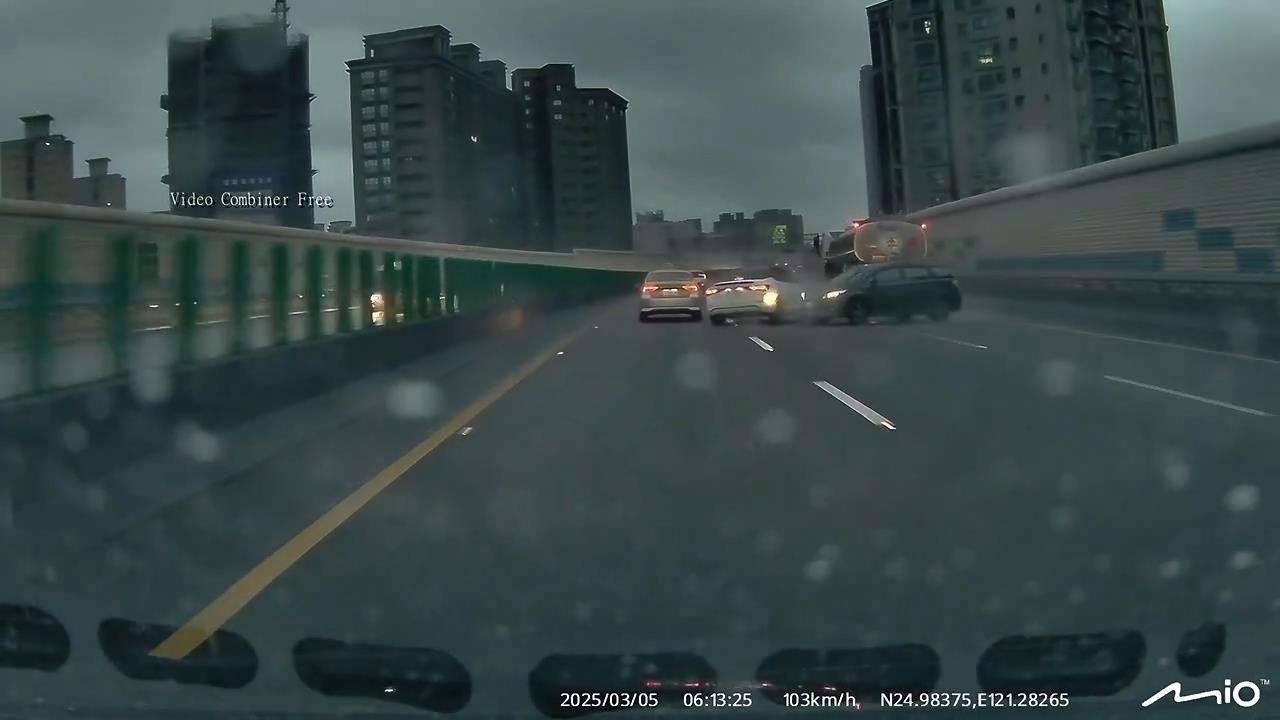 【有片】國2南桃園段2車變換車道互撞 網:雙人芭蕾? dr6aqd54f5d