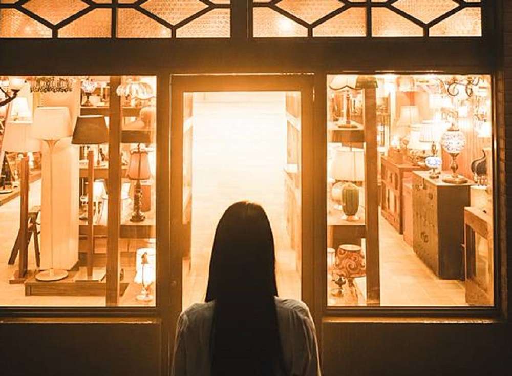 副刊/彷彿若有光——《照明商店》