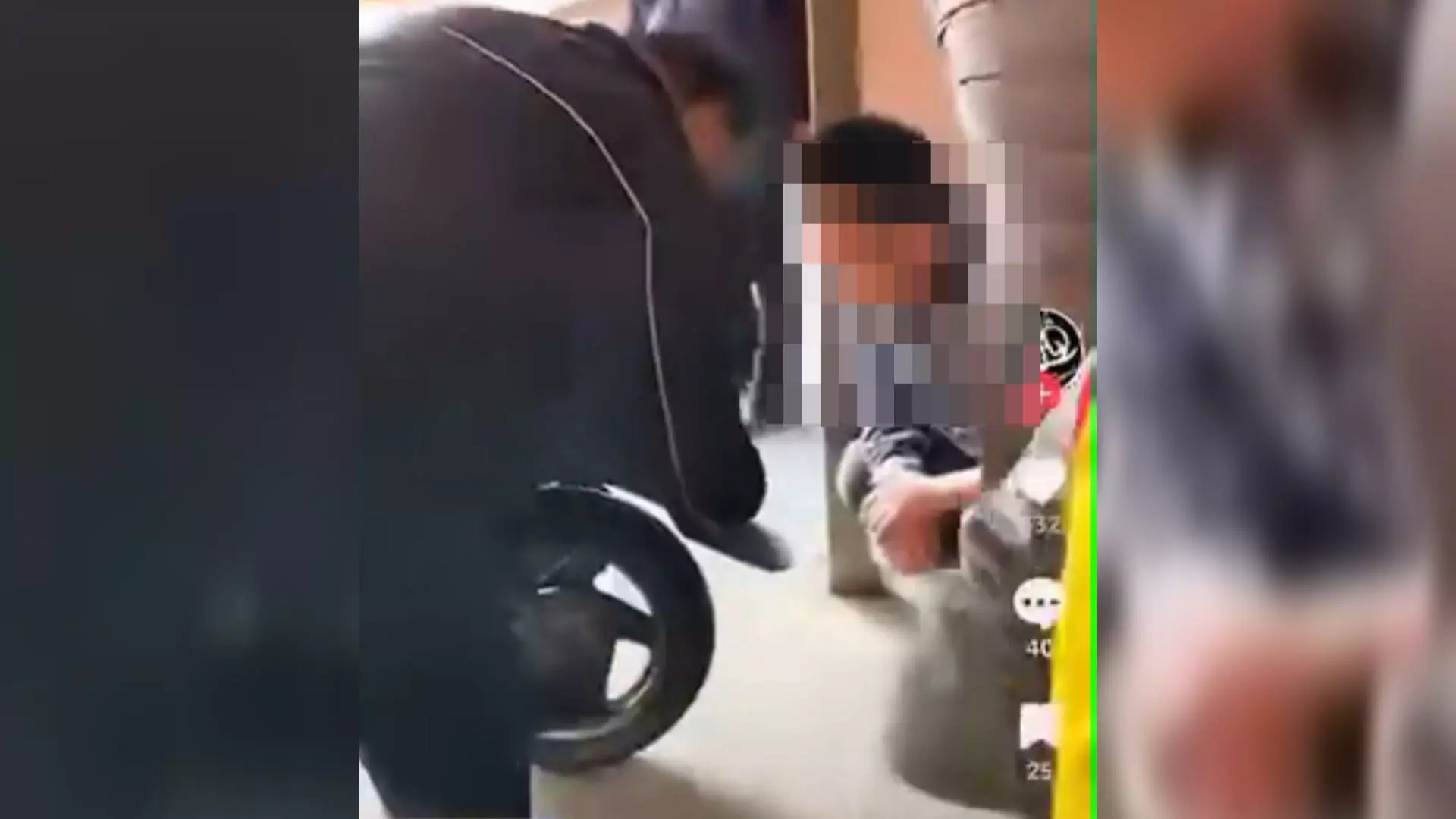 【有片】又是你?驗車要求民眾手握排氣管 阿伯因1事也被他刁難 【有片】又是你?驗車要求民眾手握排氣管 阿伯因1事也被他刁難