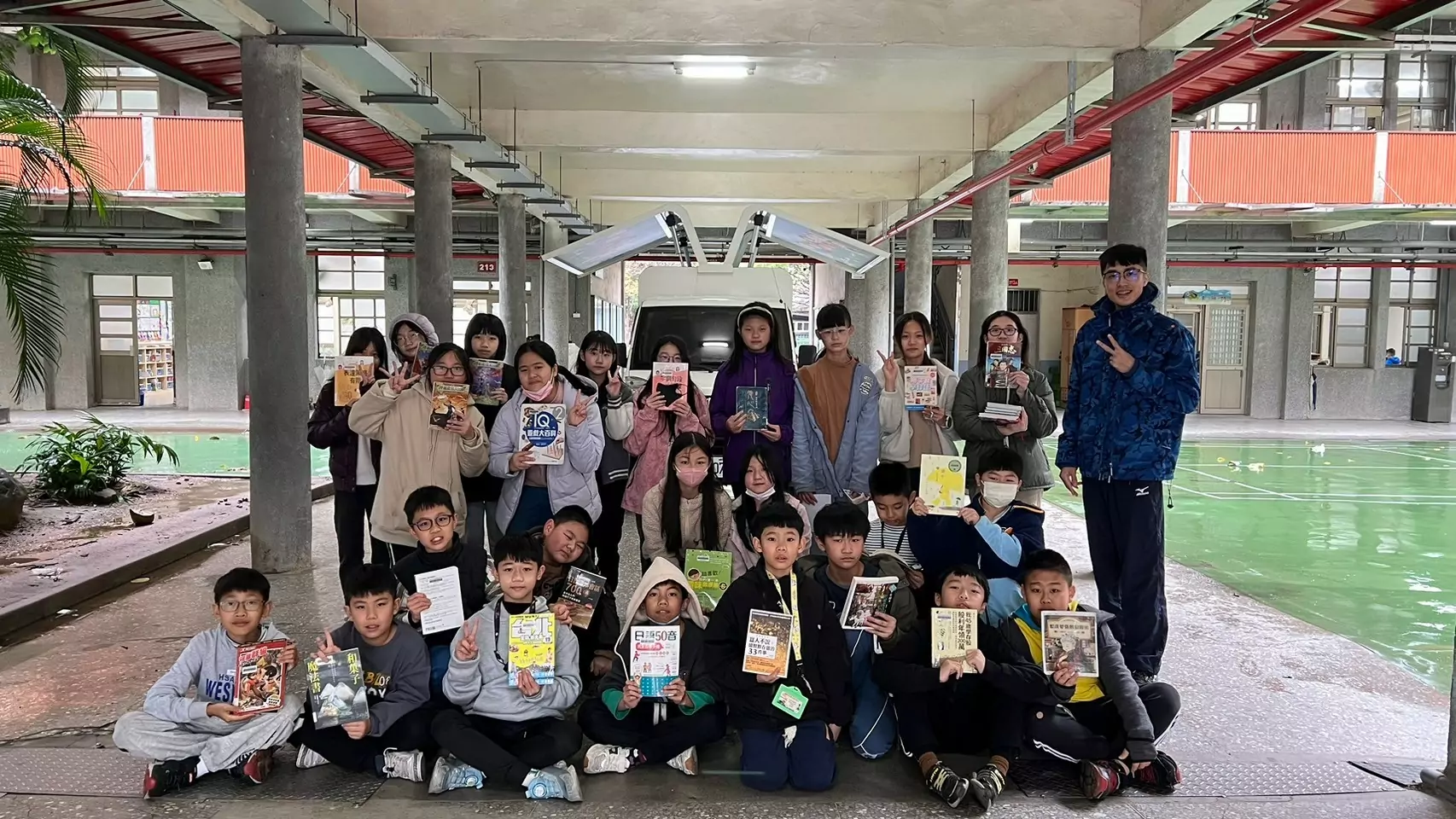 未來除定期辦理閱讀設計展外，並提供行動書車駐點服務等，嘉惠在地師生。