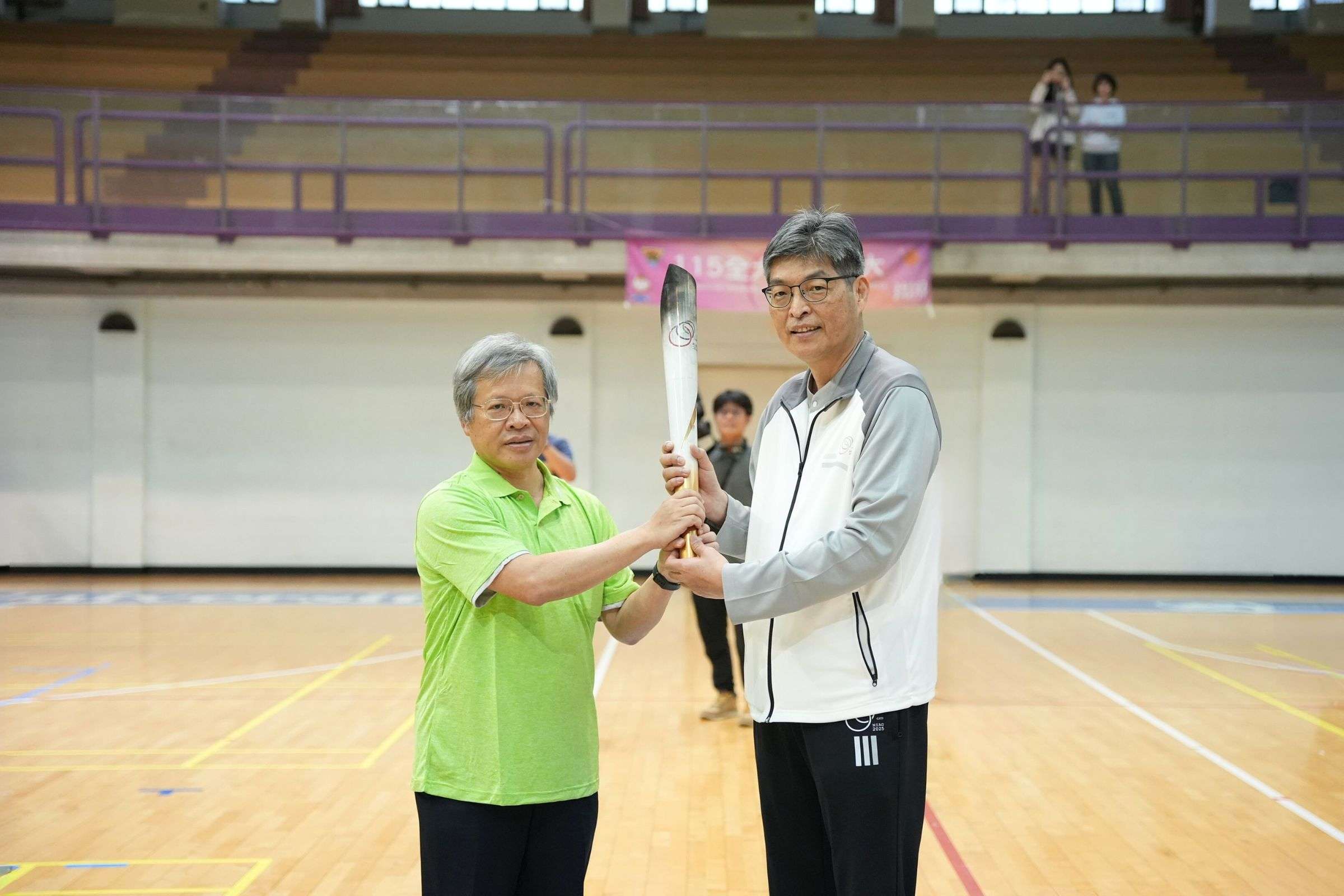 全大運聖火抵中央大學 預告明年再相聚 1140410 1