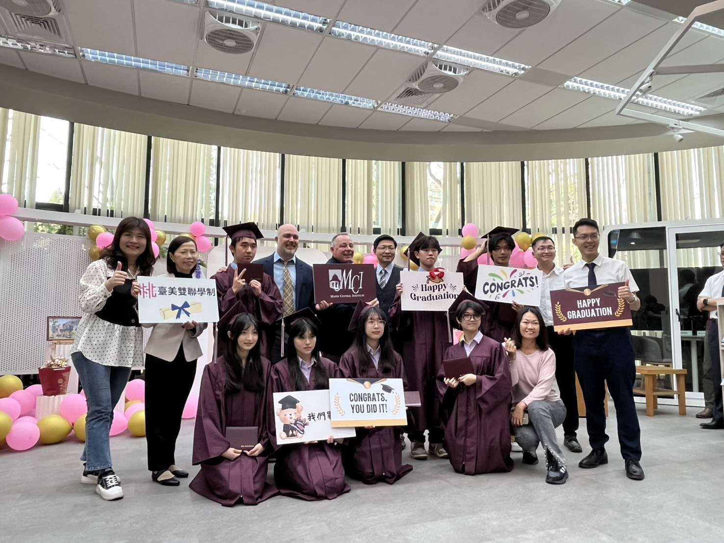 桃市「台美高中雙聯學制」畢業典禮登場 學子曝心得 12