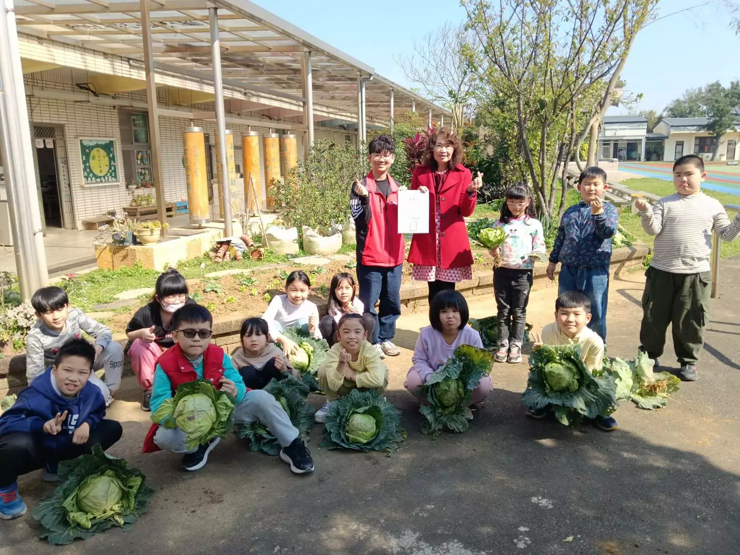 育仁國小推動食農教育 兒童節送愛心蔬菜到愛心家園 育仁國小推動食農教育 兒童節送愛心蔬菜到愛心家園