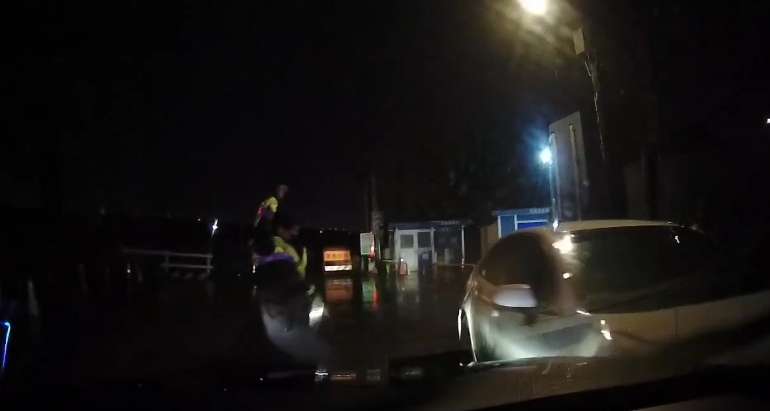 【有片】毒駕拒檢還撞警!中壢男上演街頭追逐 下場慘了 1744014871600