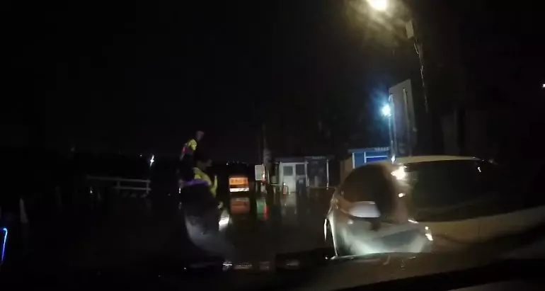 【有片】毒駕拒檢還撞警!中壢男上演街頭追逐 下場慘了 1744014871600