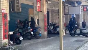 【有片】攻堅破門花3分鐘遭網狂酸 桃警無奈曝真實情況