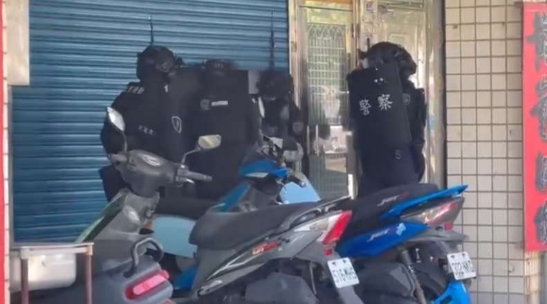 【有片】攻堅破門花3分鐘遭網狂酸 桃警無奈曝真實情況 1745380185323