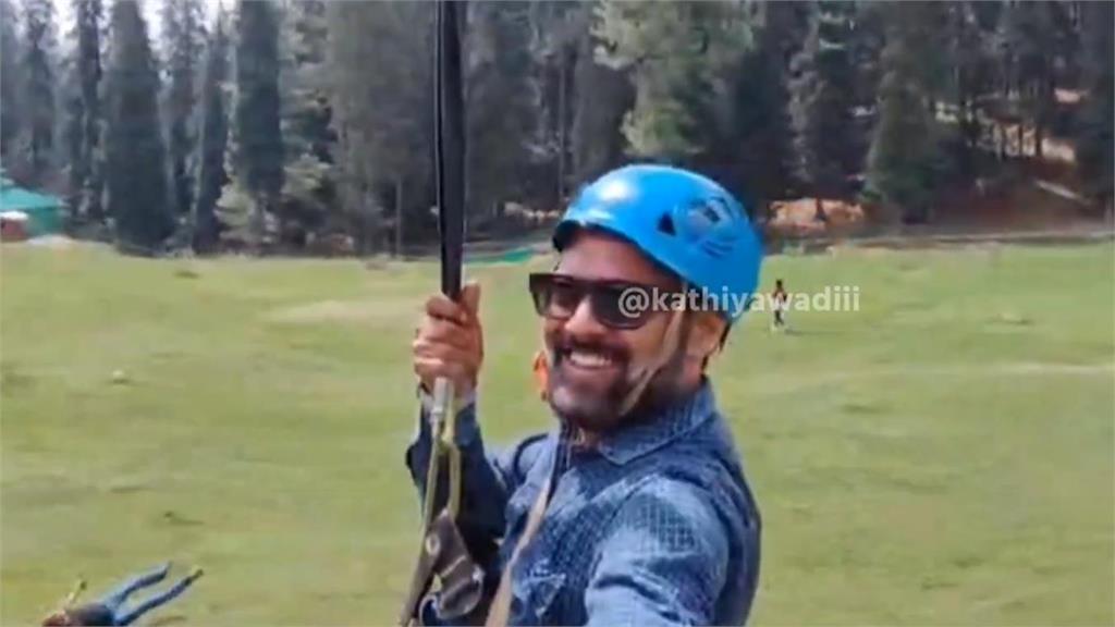 男遊客玩「空中滑索」自拍捕捉到恐攻瞬間 多人遭射殺畫面曝