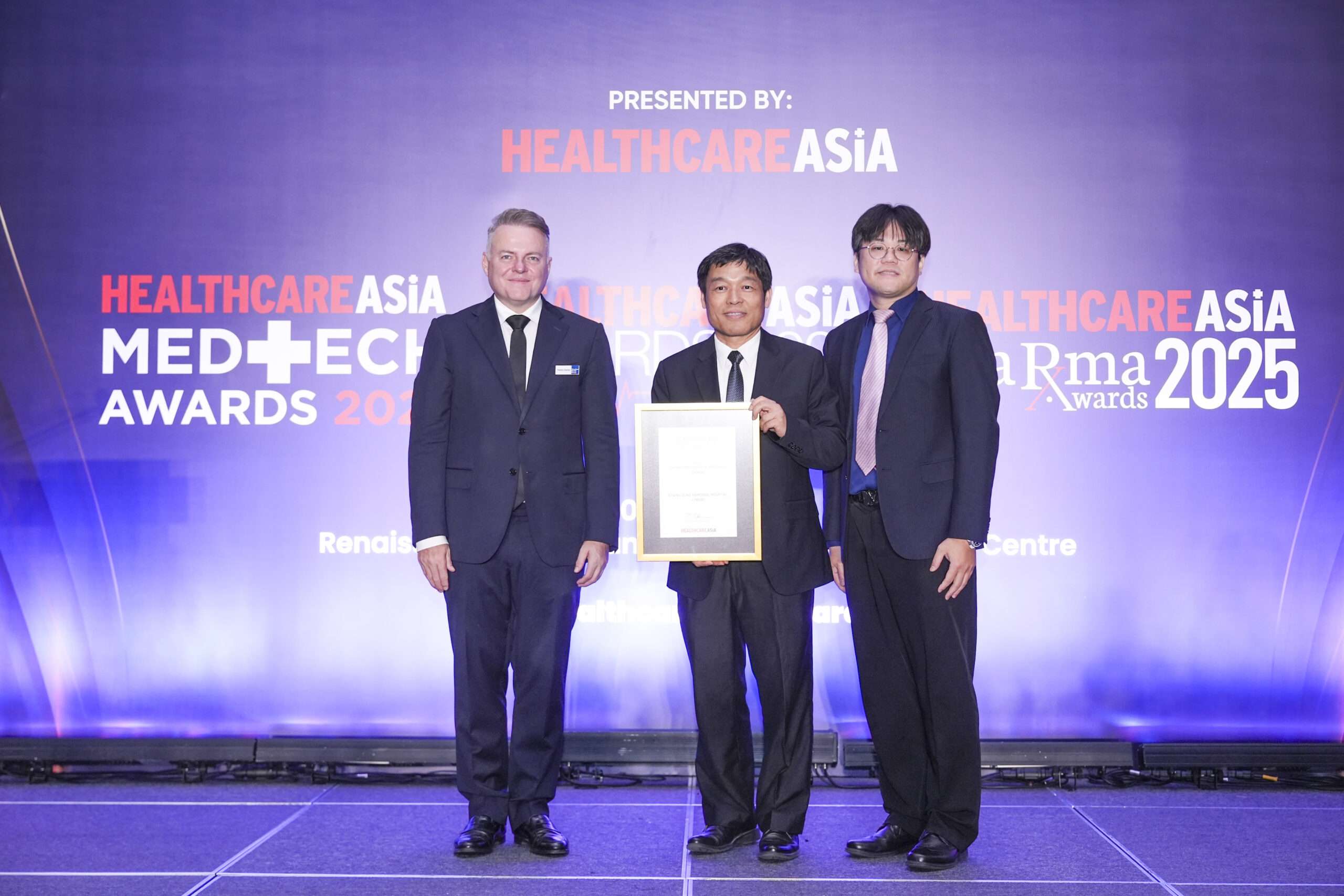 林口長庚「微菌叢植入治療」成果亮眼 獲國際大獎肯定 2025 HealthCare Asia 1 scaled