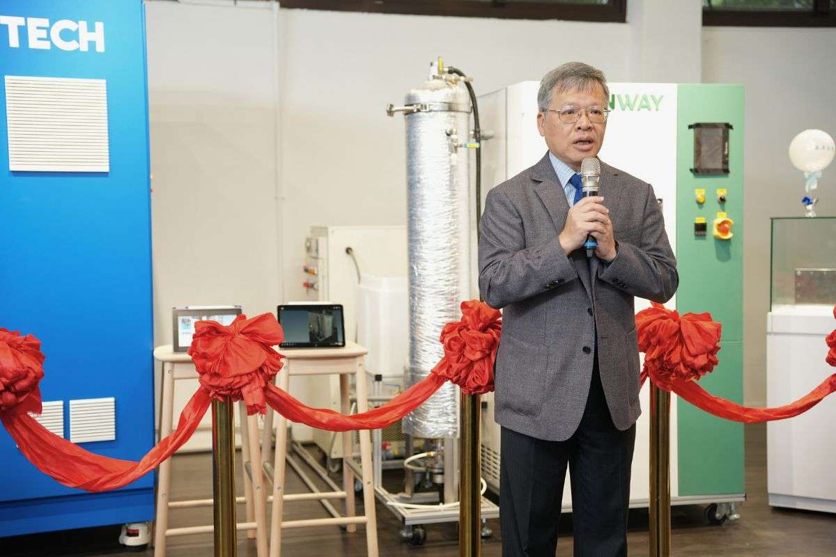中央大學與鑫鼎奈米合作 聚焦氫能關鍵技術 20250428 2