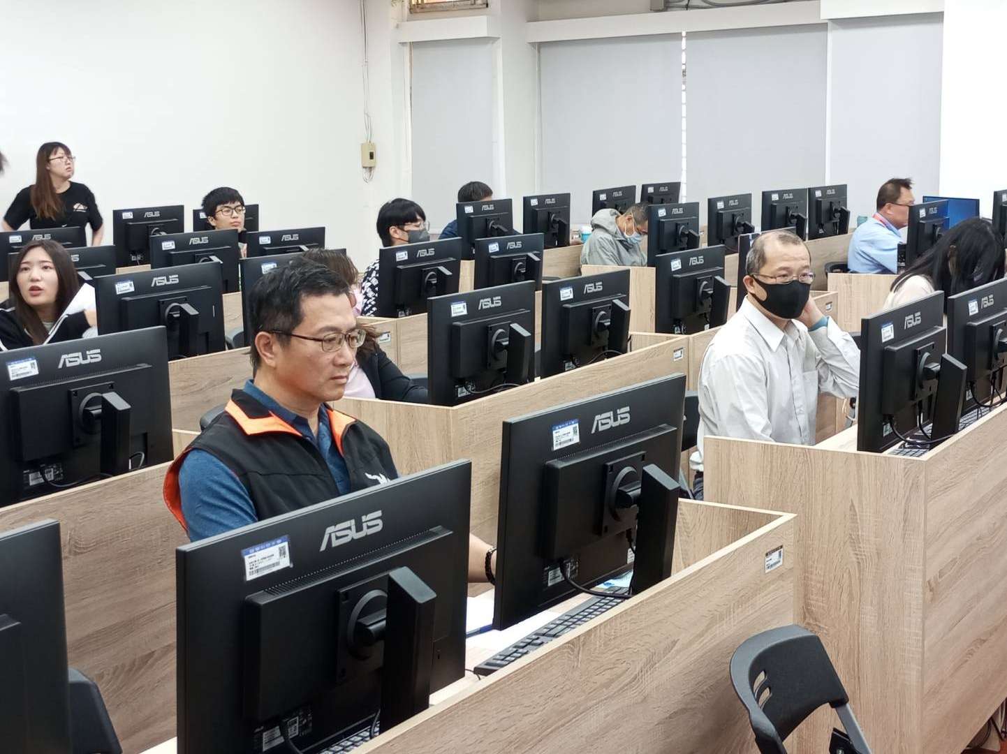 龍華科大搶先佈局AI教育 攜手微軟強化教職員能力 2335