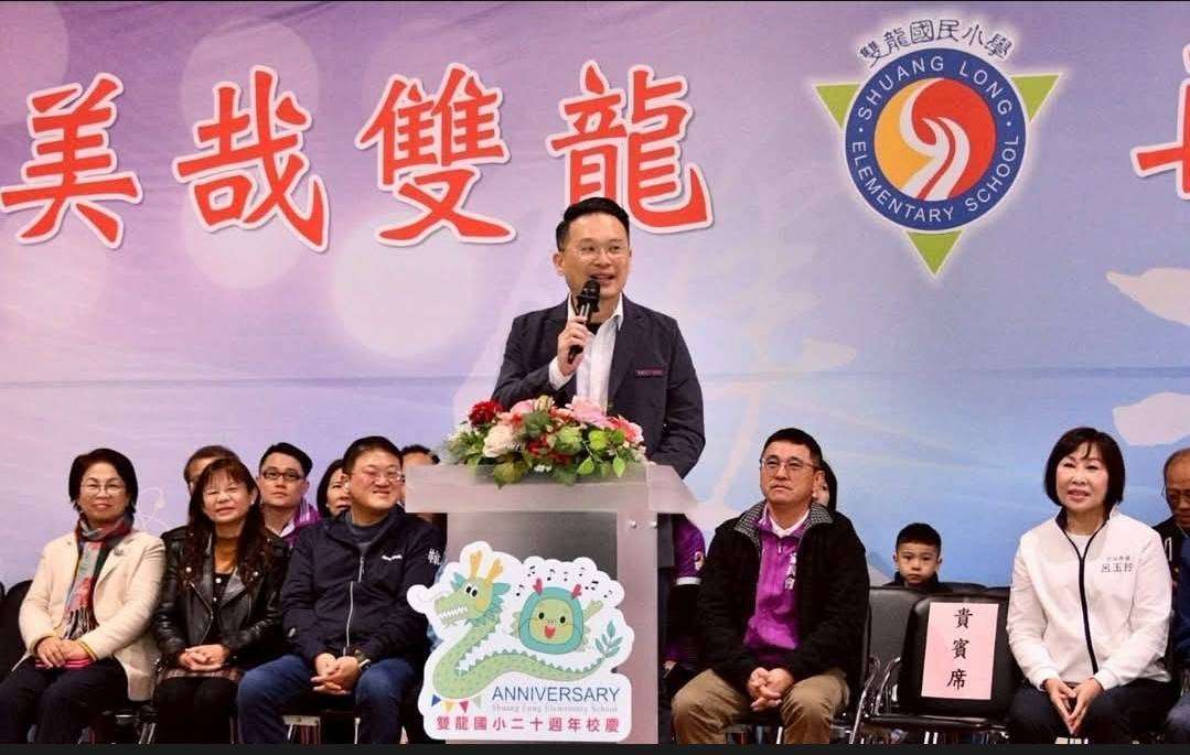 雙龍國小最溫柔的守護者!桃園副市長蘇俊賓手繪圖卡向她致敬 293837