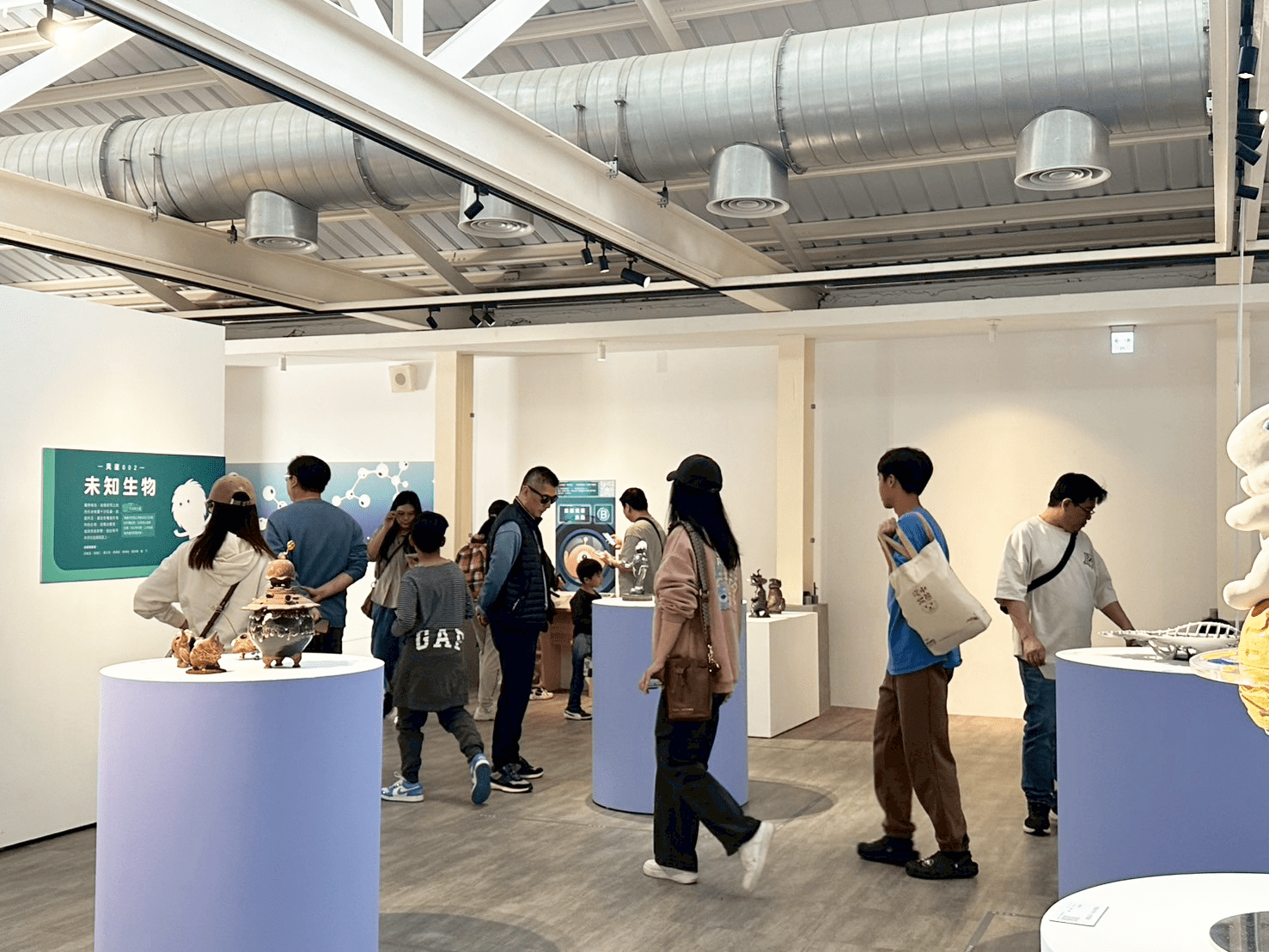 闖關拿好禮!桃市中原文創園區《陶異星漫遊》陶藝展周末推探索日 4、中原文創園區《陶異星漫遊》觀展人潮 0 0