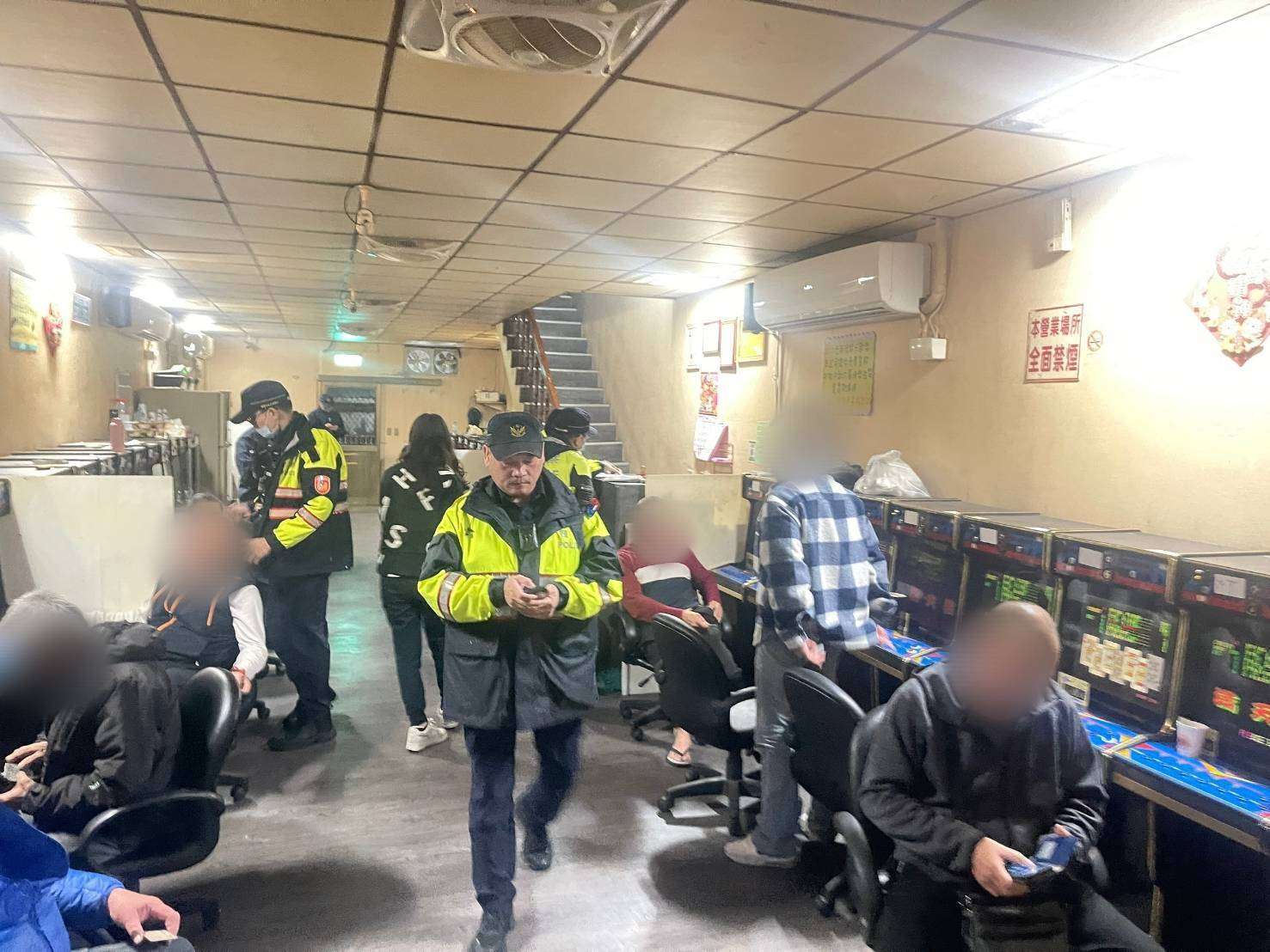 八德警執行雷霆除暴行動 擴大臨檢治安顧慮場所 772672 0