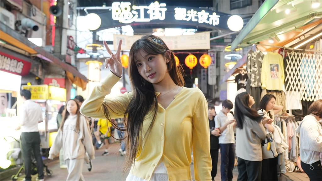 李珠珢「逛夜市」美照流出!這一地意外成粉絲新打卡點