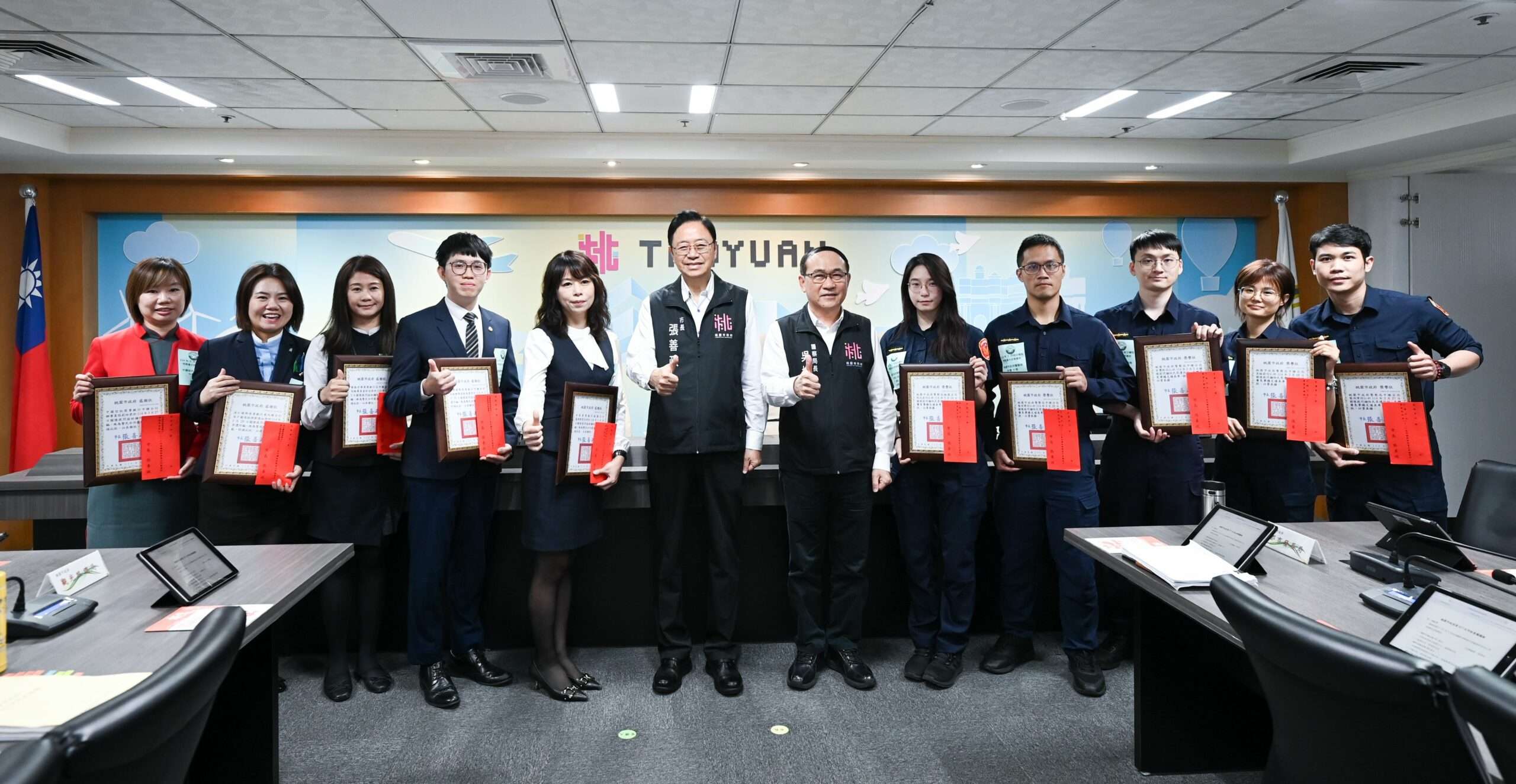 為民眾攔阻詐騙近2千萬 桃園15有功警銀人員獲表揚 7f916257 2288 4e43 83d0 48ee480ccce4 scaled