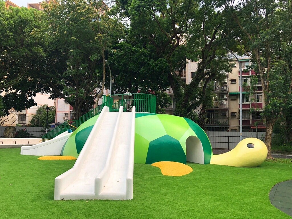 新北超萌海龜遊戲場 在新店福民公園