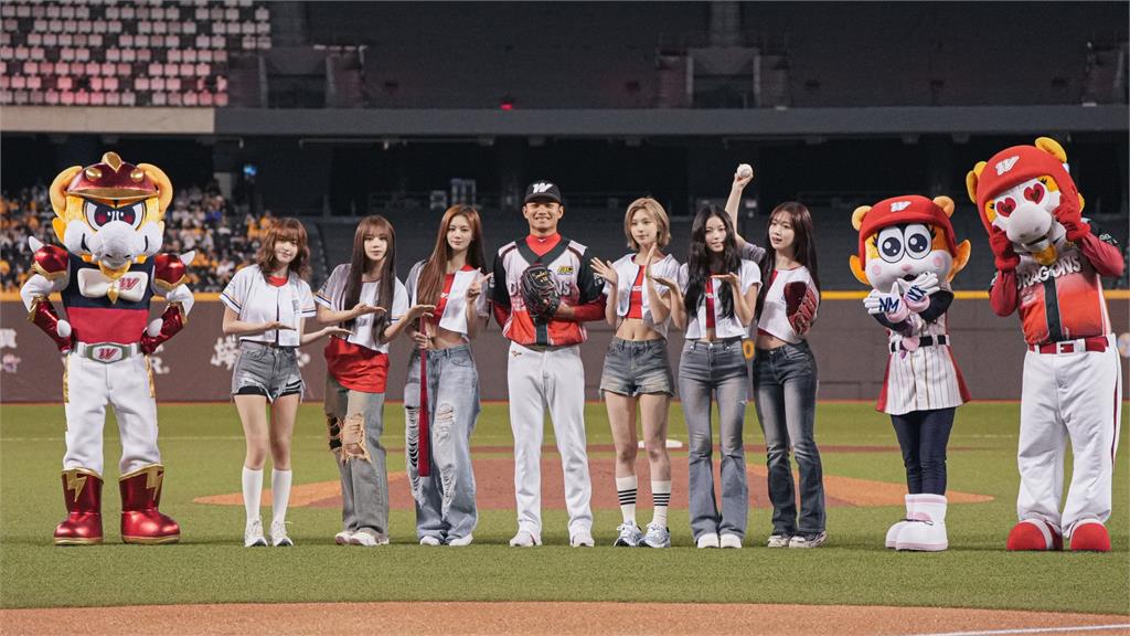 千萬流量神曲登台!韓女團NMIXX中職表演精華曝