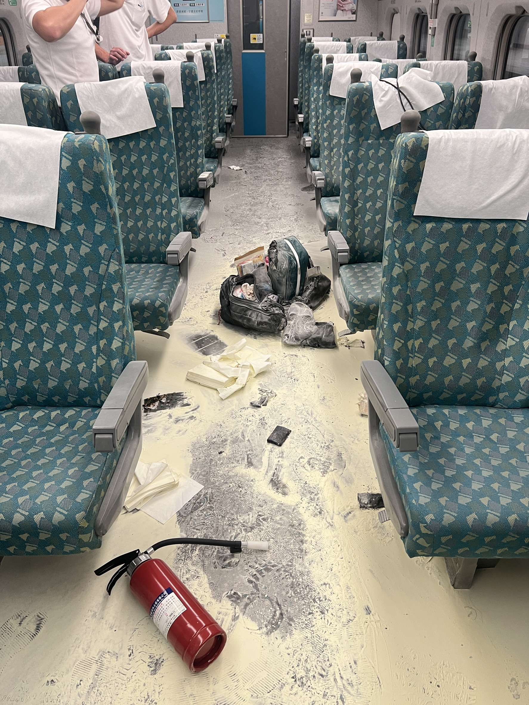恐怖!行動電源高鐵上自燃 1人遭燙傷 S 139460682