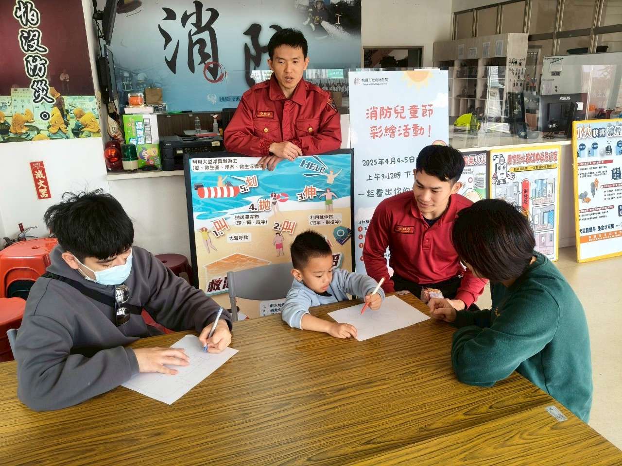 桃消平鎮、龍潭分隊慶祝兒童節 防災觀念向下扎根 S 14803107