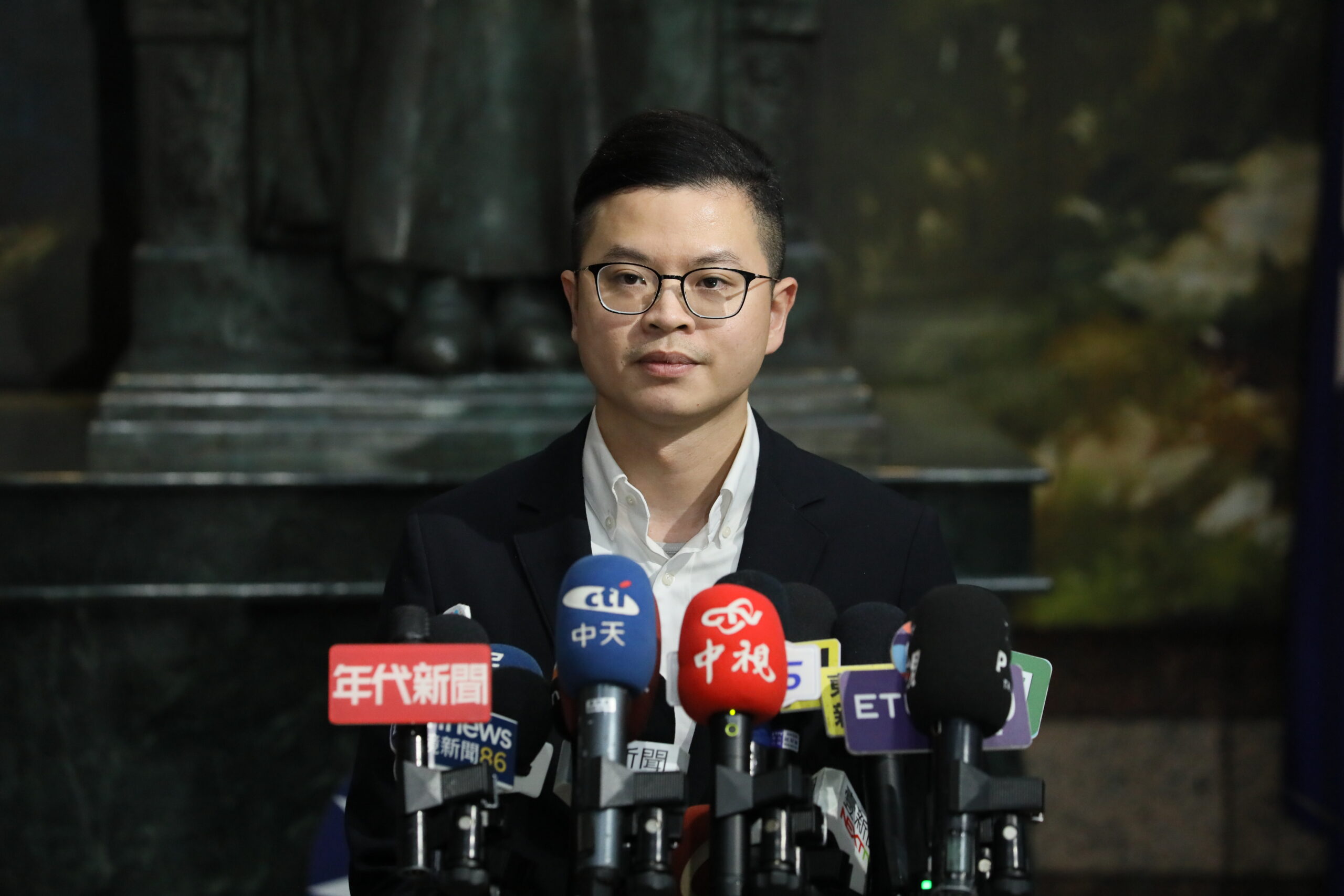 總統府閉門國安簡報明登場 凌濤:沒有公開的對談失去民意 S 22405196 scaled