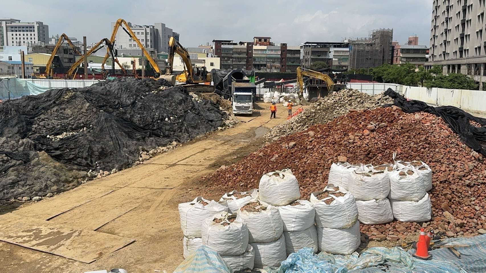 龜山興安段社宅基地驚見廢棄物 李宗豪籲市府檢討用地取得SOP S 236150800 0