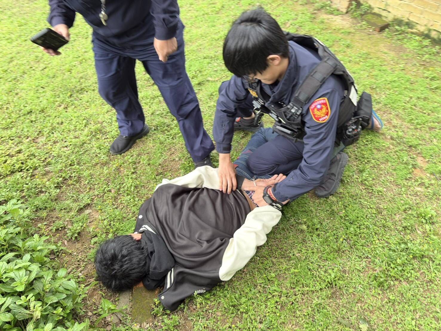 龍潭毒犯拒檢高速逃逸 衝撞警車後遭開槍制伏 S 2531480 0 rotated