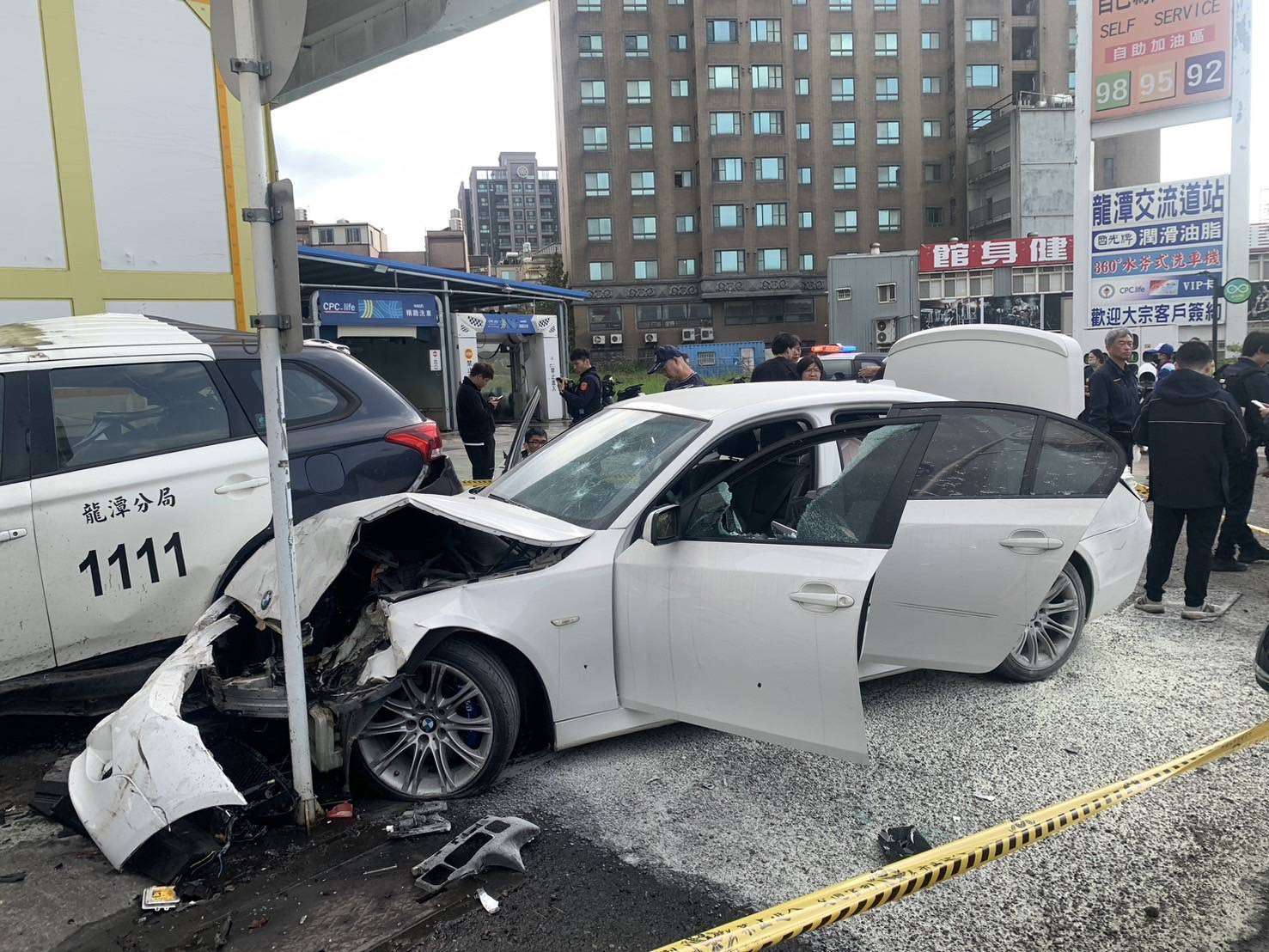 【有片】毒蟲拒檢逃逸遭開8槍 警車被撞進加油站畫面曝 S 2531483 0 1