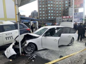 龍潭毒犯拒檢高速逃逸 衝撞警車後遭開槍制伏