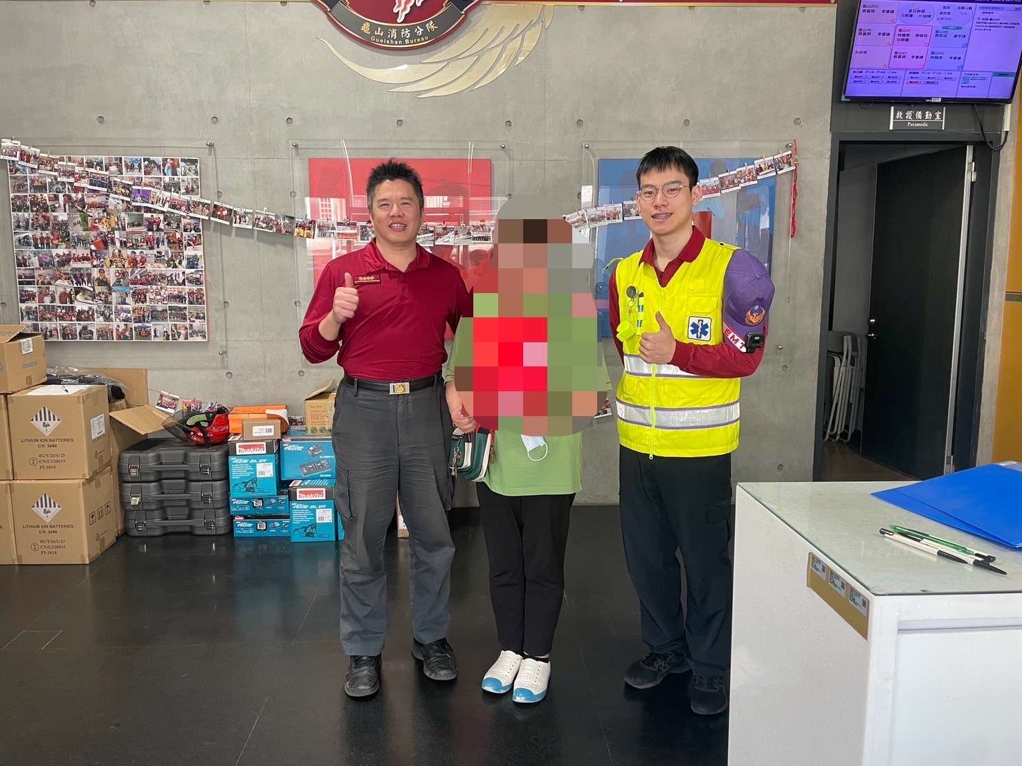 胸痛倒地險送命 龜山消防分隊即時送醫救回7旬婦 S 50135061 0