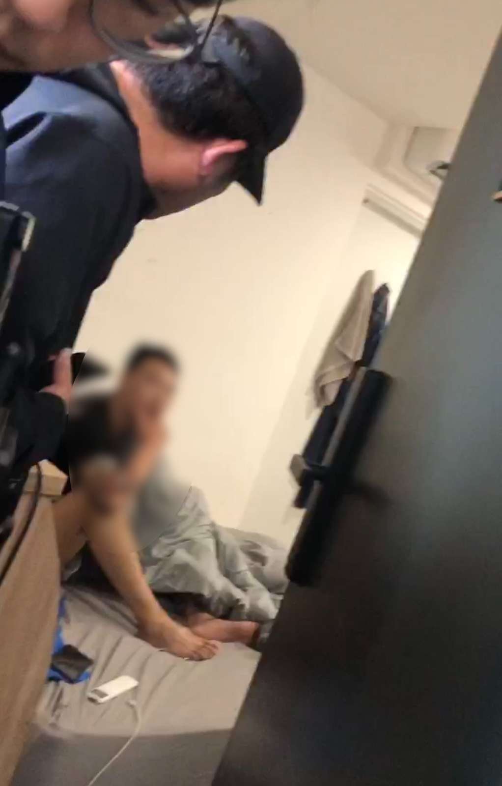 疑不滿分手!桃園男狠砸女友貓出氣1死1重傷 竟還藏屍天花板 S 69763592
