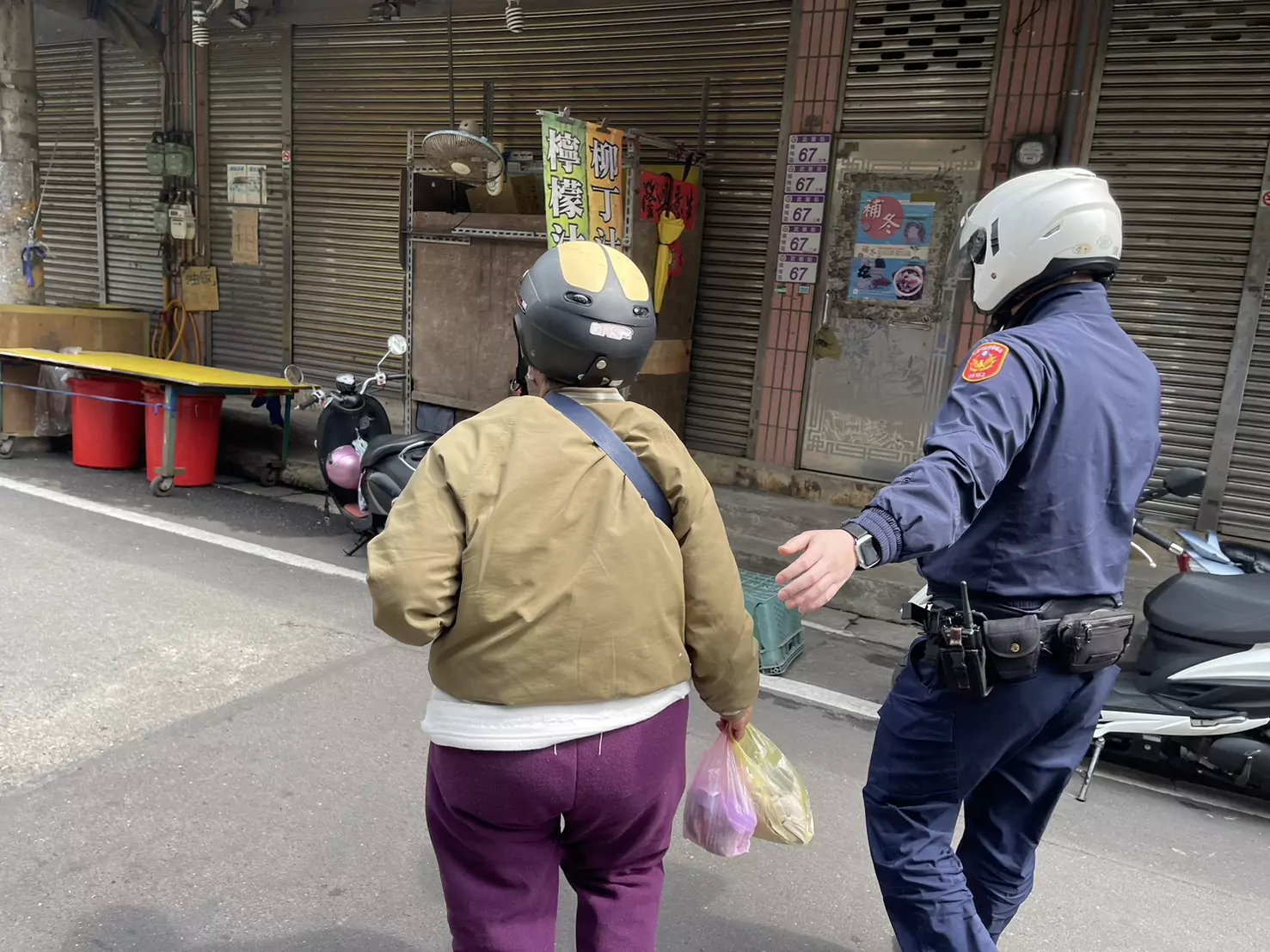 機車「消失」嚇壞婦人 楊梅警暖心協助化解烏龍 S 74154029 0