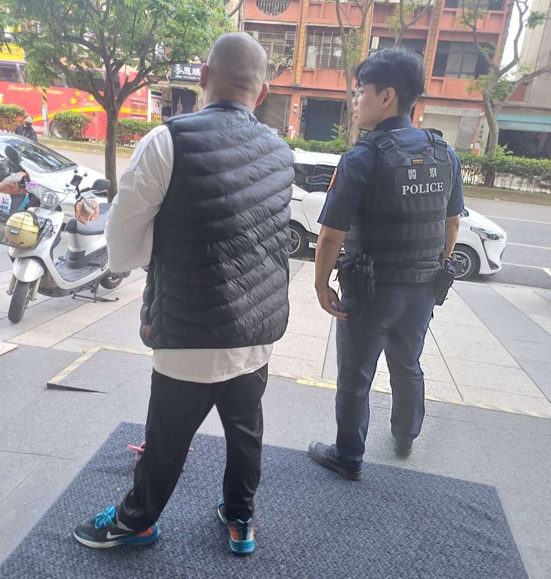 周潤發、劉德華私訊借錢?楊梅男險遭詐團騙7萬 S 74244147