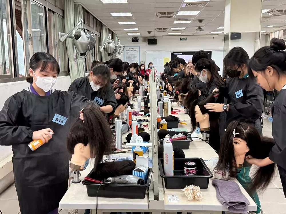 桃市國中家政職群技藝競賽登場 考驗學子創意表現 桃市國中家政職群技藝競賽登場 考驗學子創意表現