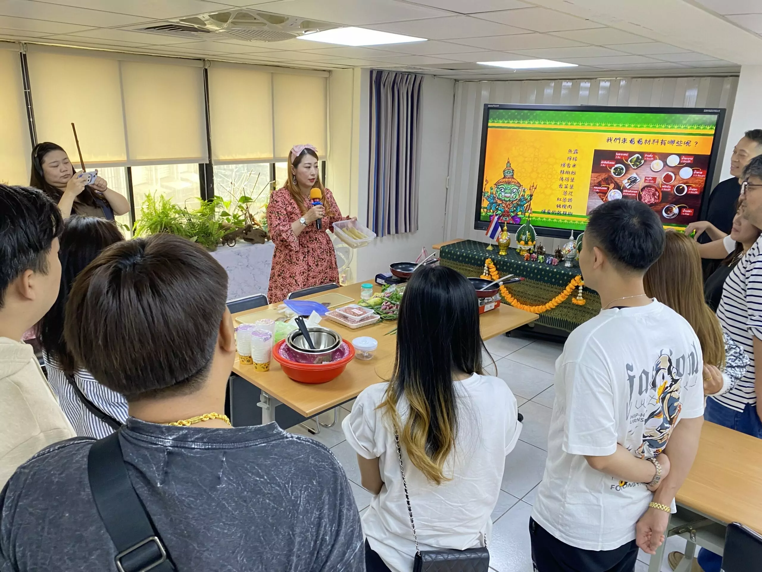 移民署桃園站邀新住民開講 學員動手做泰國傳統美食 移民署桃園站邀新住民開講 學員動手做泰國傳統美食