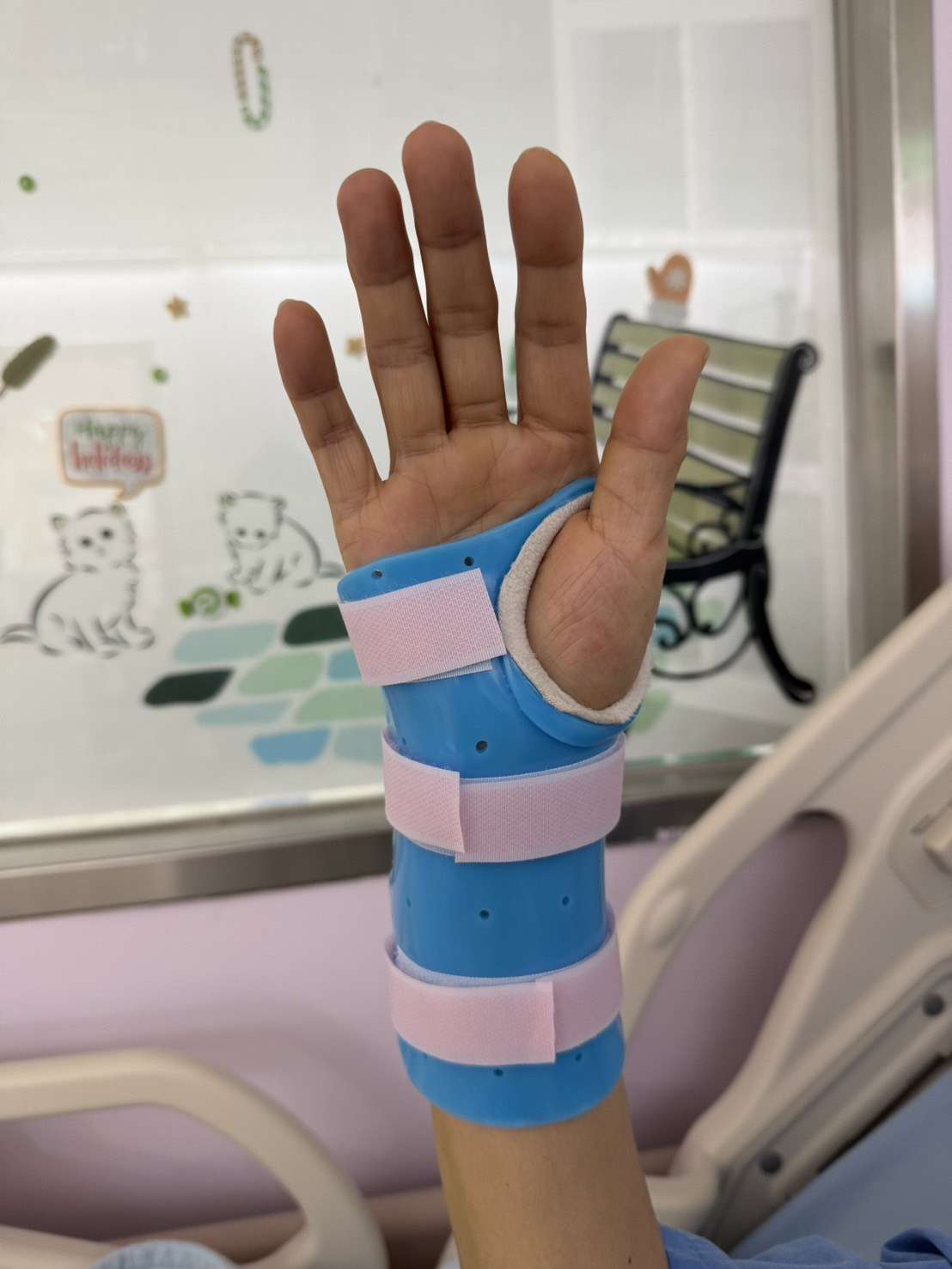 7旬婦滑倒手腕腫脹變形 部桃醫助她恢復正常生活 S 89702778 0