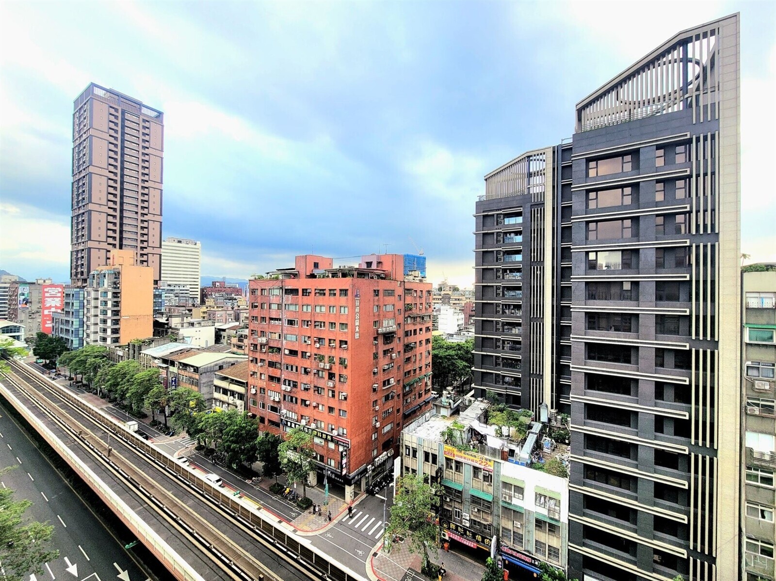 網紅開箱豪宅傳詐騙？「團購6折買房」誘富商、醫師上當　永慶房產專家分析購屋避詐關鍵