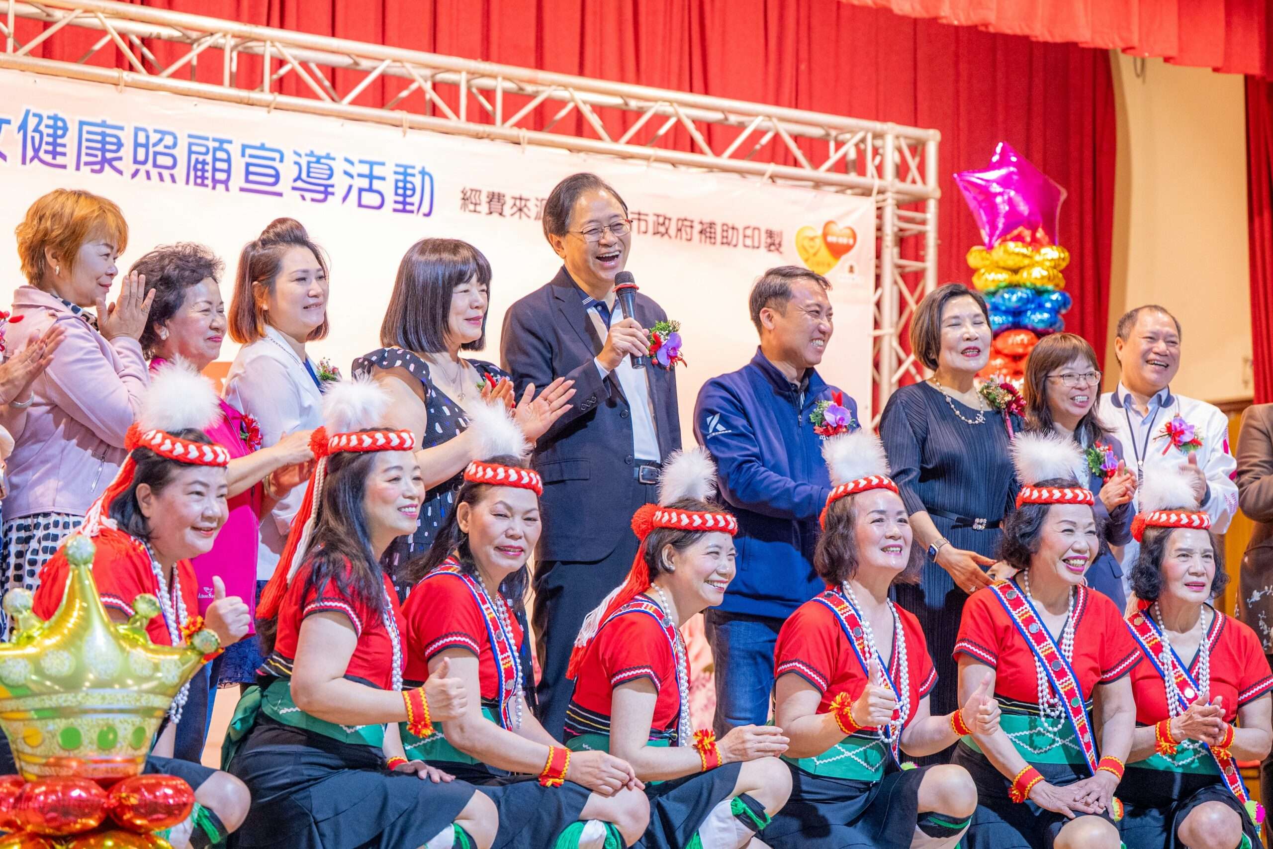 提前慶祝母親節!張善政表揚13模範婆媳 感謝無私奉獻 a493436a 877c 4e2f bd83 21987b80456e scaled