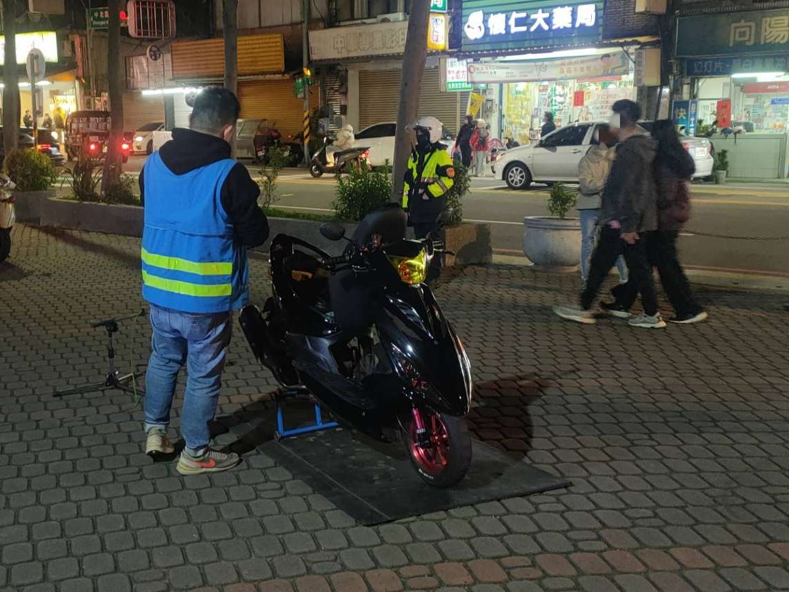 改管猴慘了!壢警展現打擊噪音車決心 4月起加強取締改裝排氣管 a5d5a 4