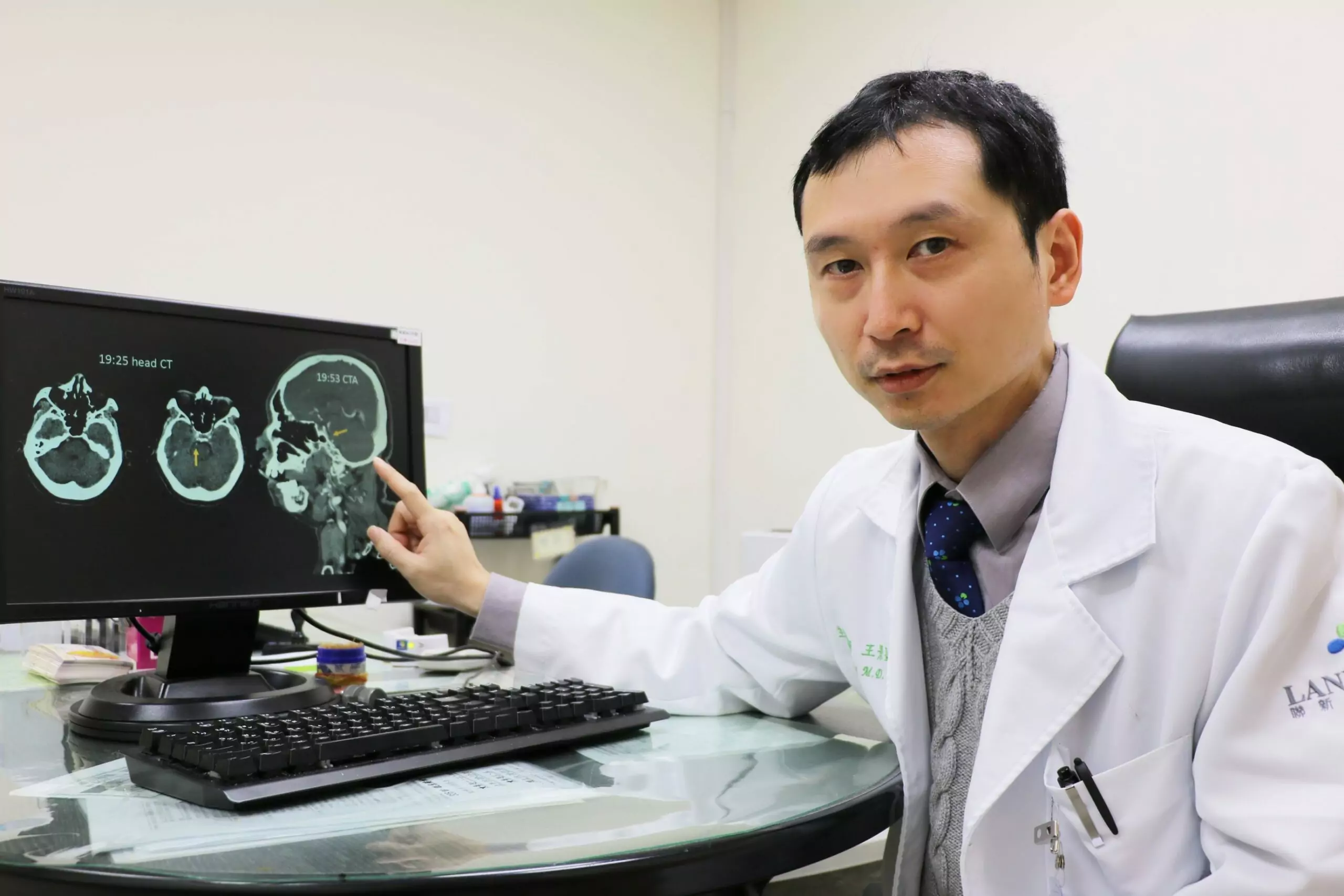 「沒有臉歪無力」竟確診腦中風!聯新國際醫:少見但情況危急 g5g45w scaled