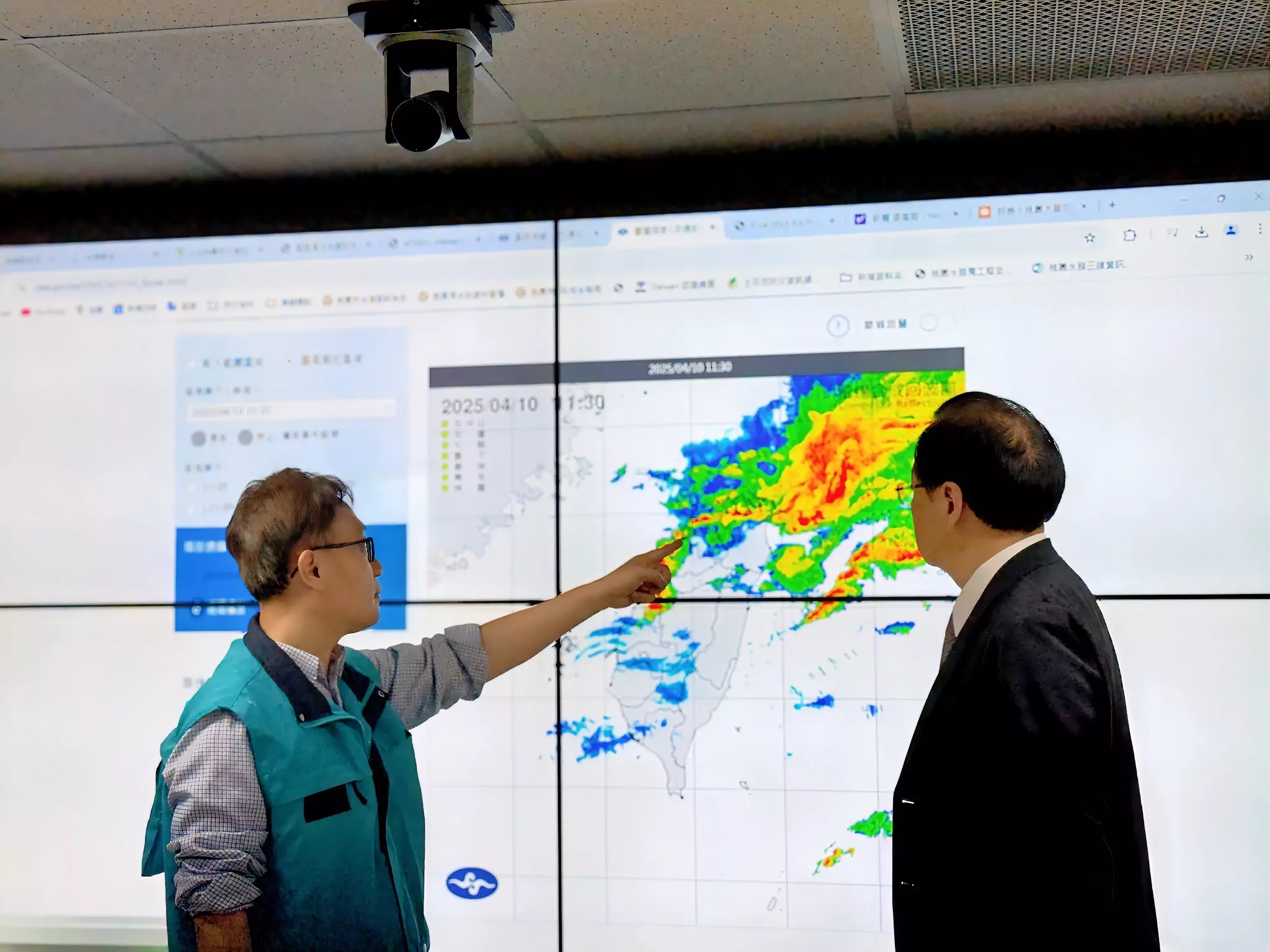 暴雨來襲釀水災 桃園水務局成立災害應變中心 暴雨來襲釀水災 桃園水務局成立災害應變中心