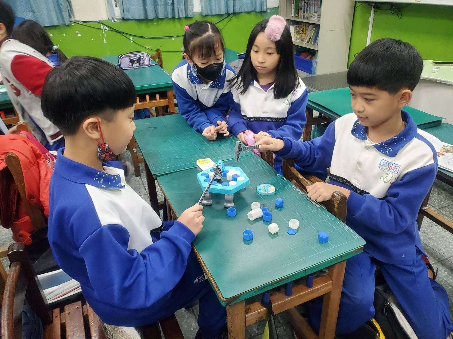 兒童節快樂!桃市國小精心準備禮物 學子留下難忘回憶 大竹國小益智桌遊2
