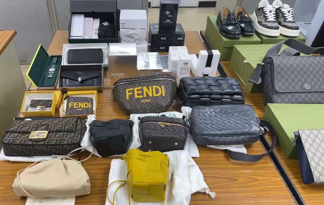 檢警追查黑幫盜刷百貨精品 破獲桃園非法改造槍工廠 查扣精品