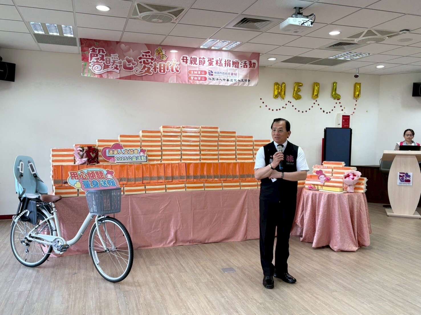 助弱勢家庭暖迎母親節 桃園社會局攜手民間力量送蛋糕 13384