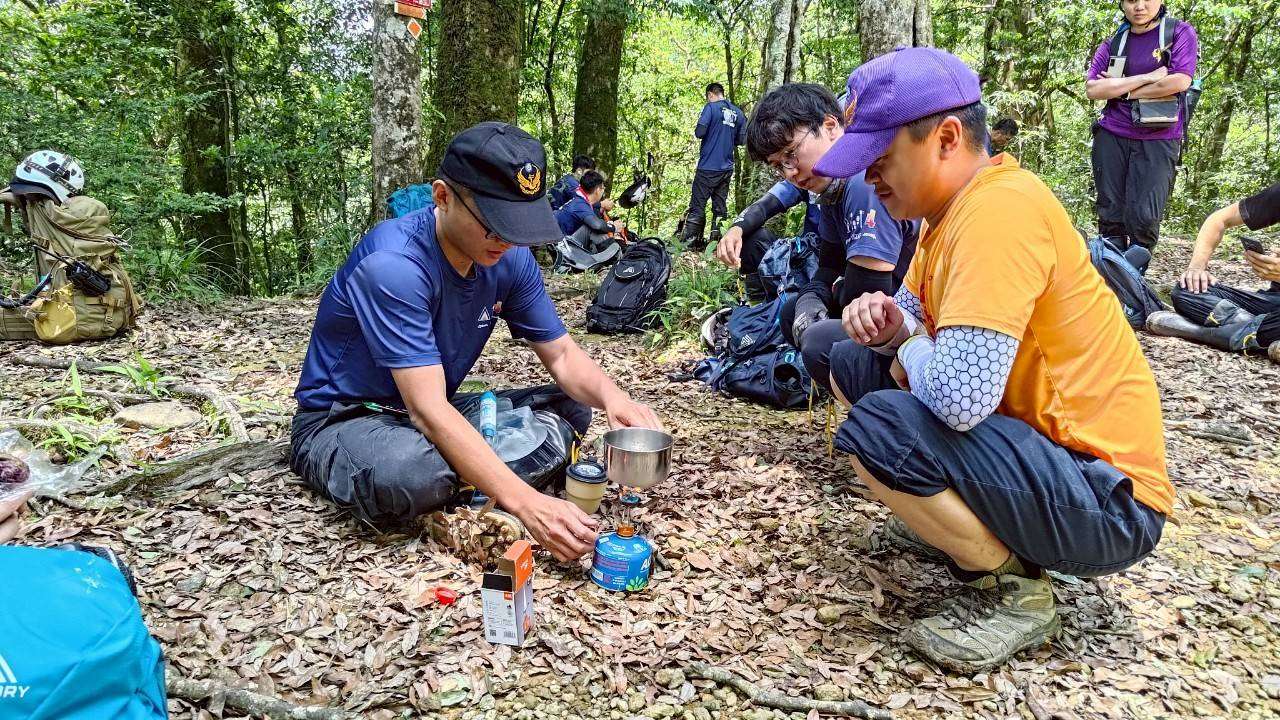 山很美也危險!桃園消防北插天山實戰訓練 30名精銳挑戰救援極限 1737341 0