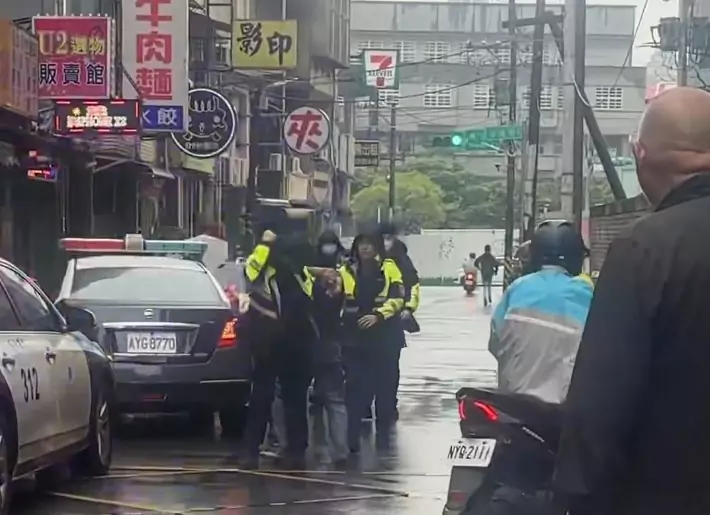 疑行車糾紛起衝突!中壢2男大打出手互告傷害 1748161056124 0