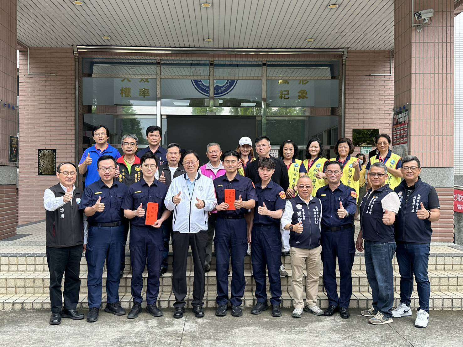民眾失竊皮包藏回憶 警奔波找回落實熱忱服務 市長頒獎表揚 328749 0